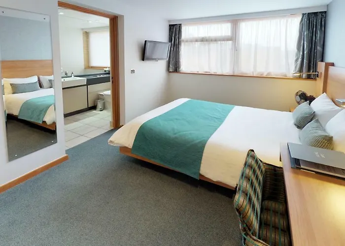 College Court Hotel